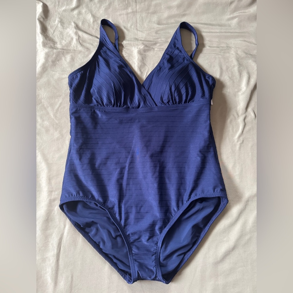 Lands’End Ribbed V Neck One Piece Swimsuit Size L 14-16